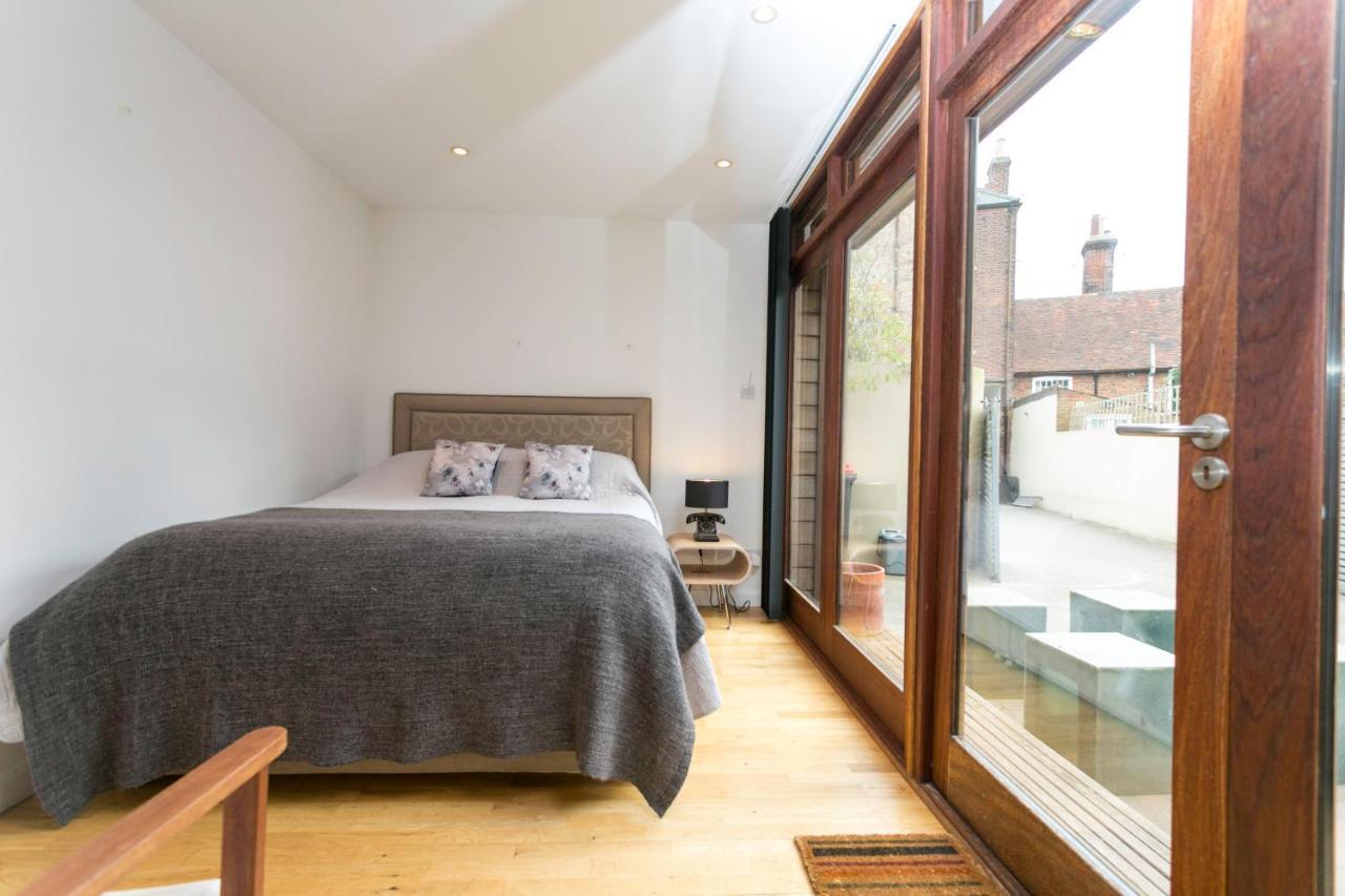 Cedar House Canterbury Bagian luar foto